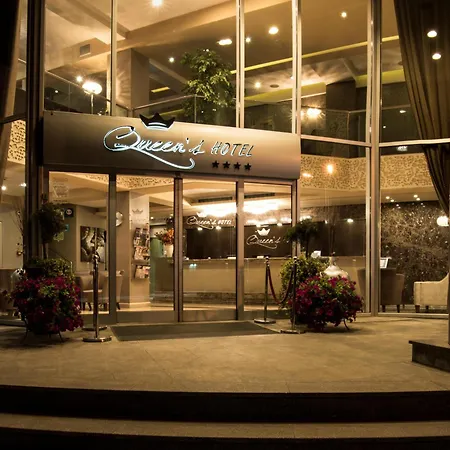 Queen's - Zebra Centre 4*