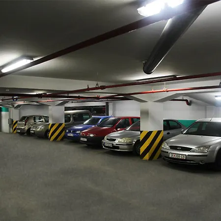 Queen's - Zebra Centre 4*