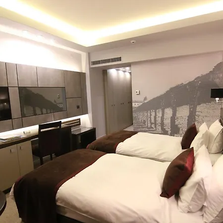 호텔 Queen's - Zebra Centre 4*