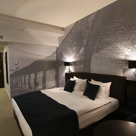 فندق Queen's - Zebra Centre سكوبجي